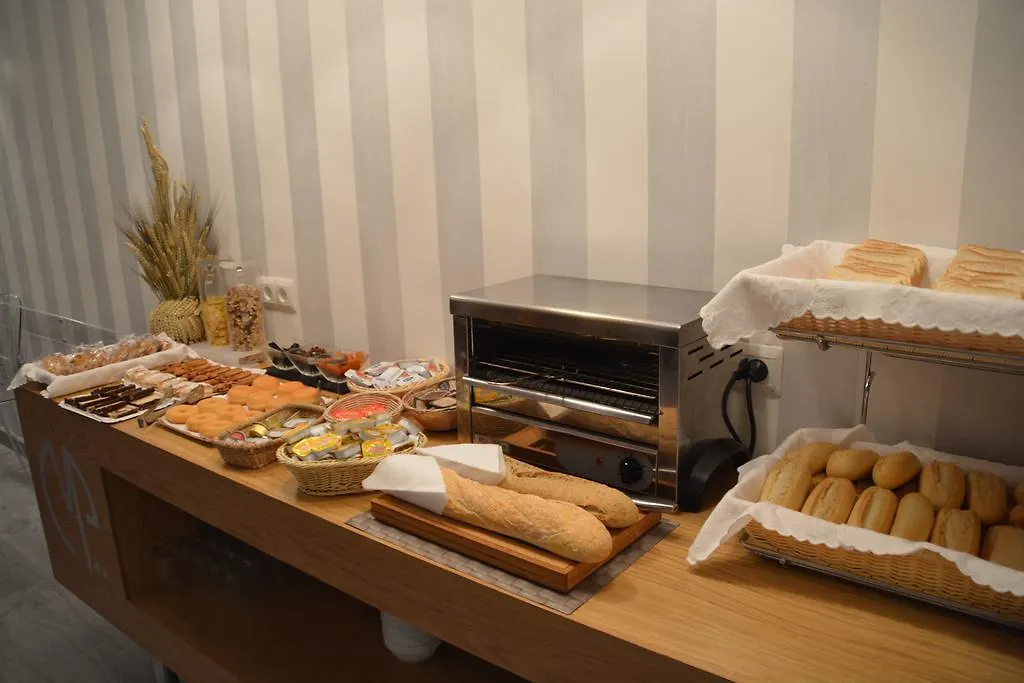 Hotel Mena Plaza Nerja 2*,