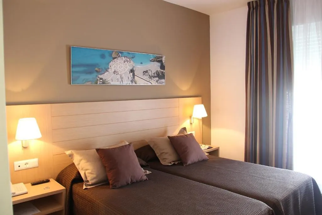 Hotel Mena Plaza Nerja 2*,